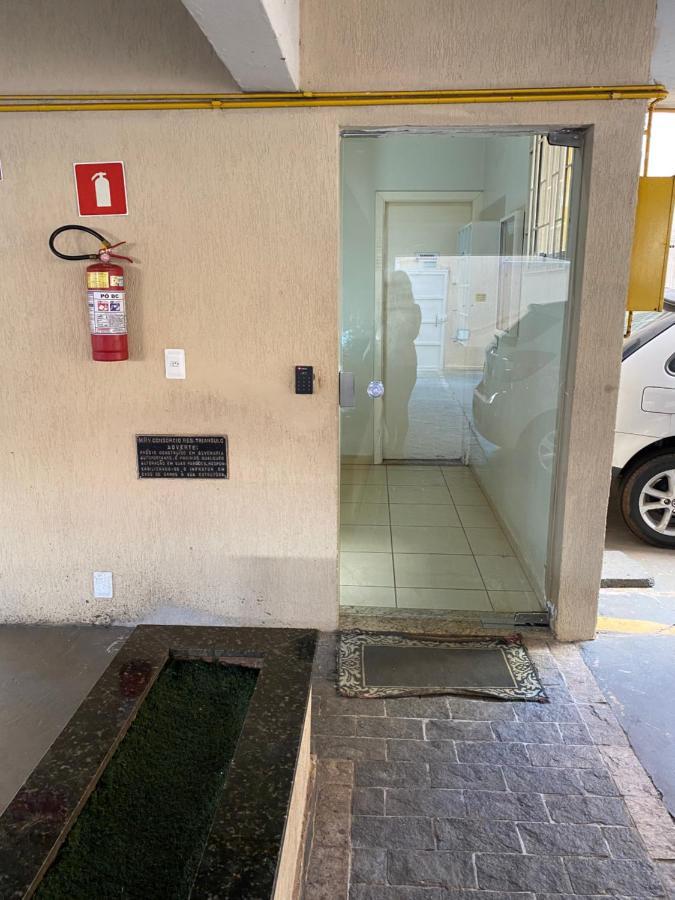 UberlândiaOtima Localizacao!アパートメント エクステリア 写真